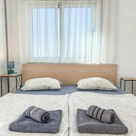 Horizon Pearl Escape C33 Durrës