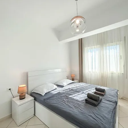 Horizon Pearl Escape C33 * Durres