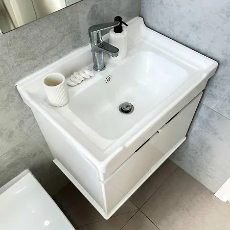 Horizon Pearl Escape C33 Durres